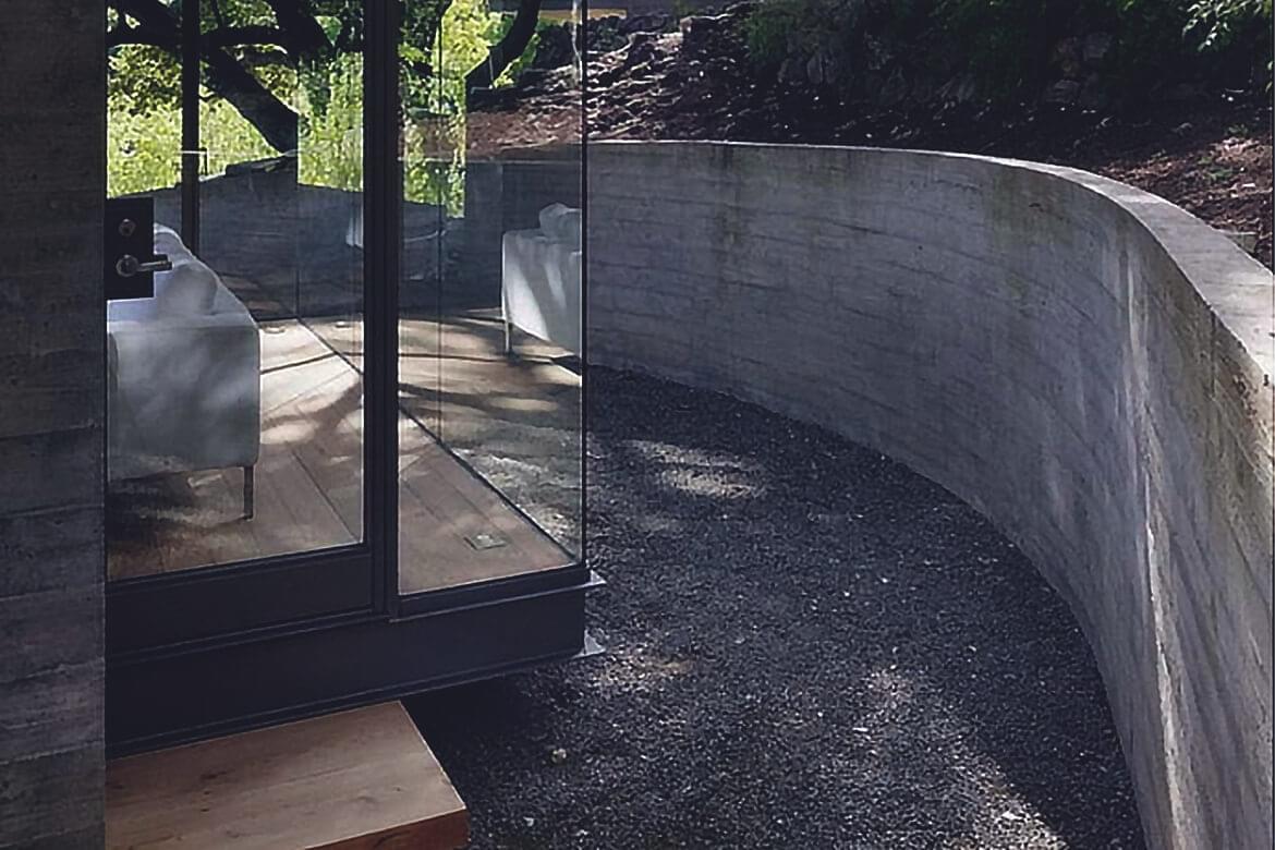 Chicago urban concrete retaining wall