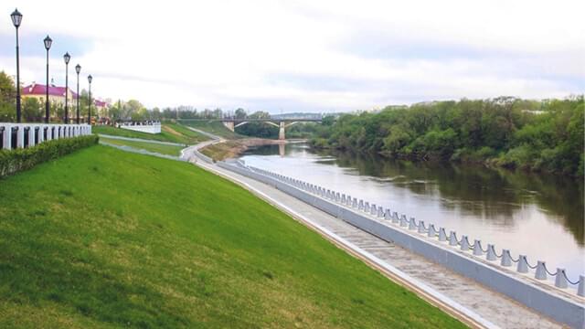 Professional Shoreline Construction for Erosion Control and Waterfront Beauty